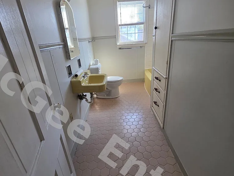 434 Poplar St #F — Photo 10