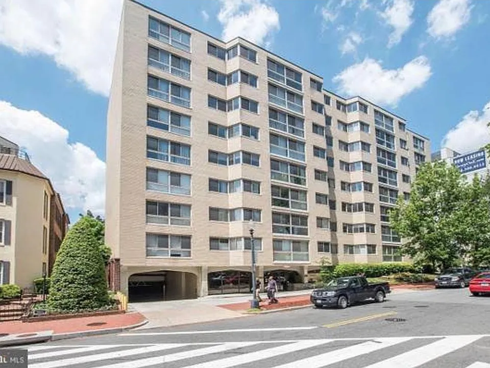 922 24th St NW #221