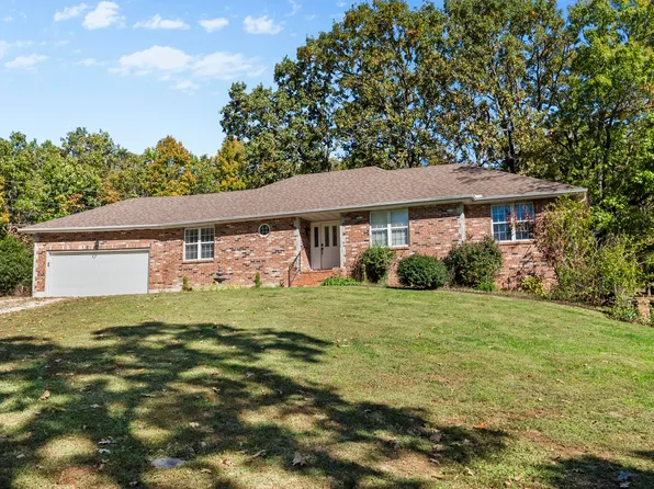 1740 N Pine Street, Marshfield, MO 65706