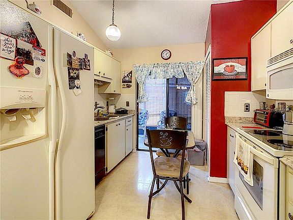 5th image of 399 Douglas Way #63