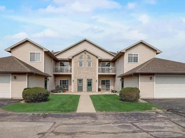 300 East Tyranena Park ROAD #1, Lake Mills, WI 53551