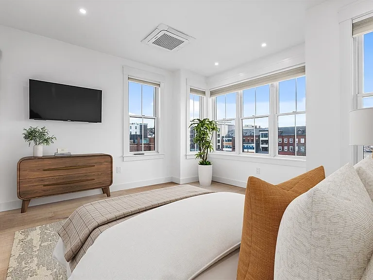 360 Athens St #360 — Photo 15