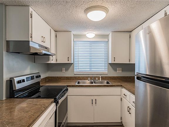 3rd image of 2110 Gulf Blvd APT 11