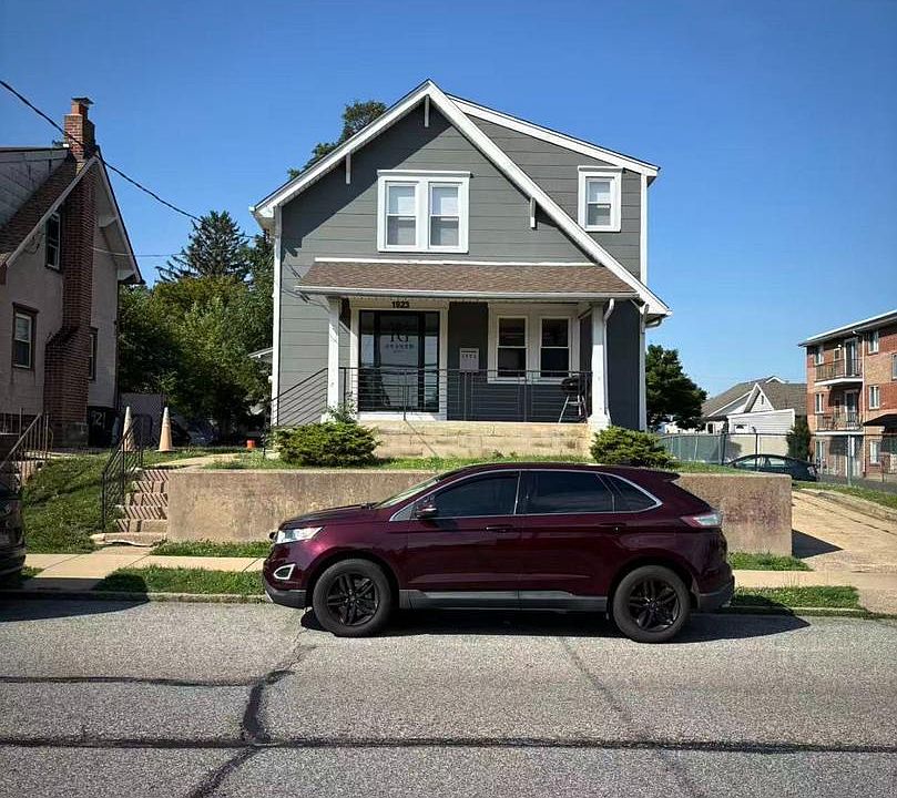 1st image of 1923 Grant Ave