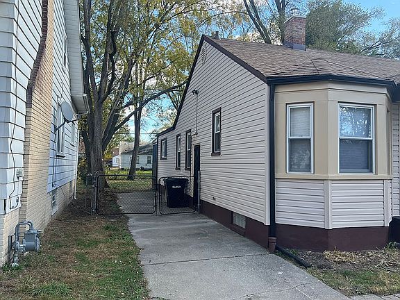 2nd image of 19484 Rosemont Ave