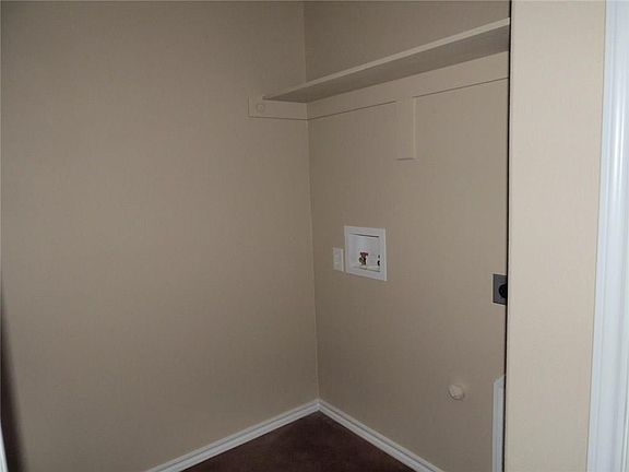 5th image of 2603 Hillcrest Ave