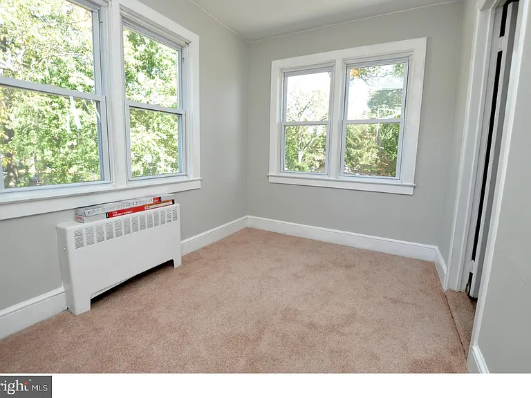 2221 Marne Hwy #2B — Photo 10