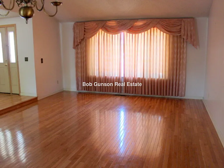 2359 Glendale Cir — Photo 10