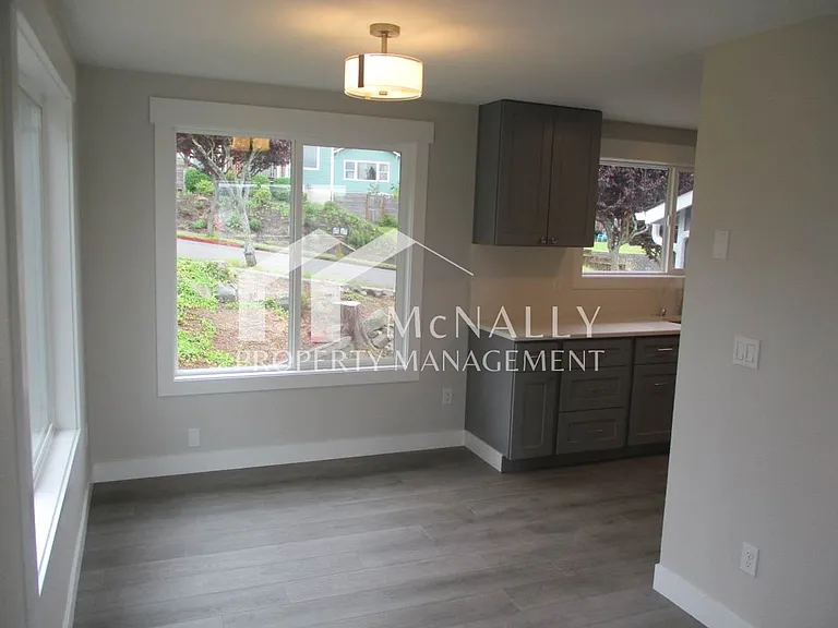 5401 N Court St #A — Photo 7