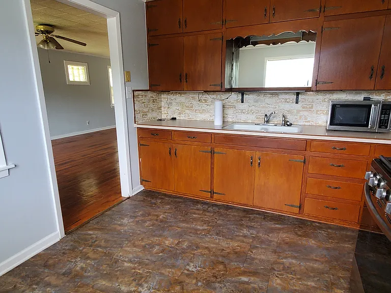 1807 Lakeshore Dr #C — Photo 13