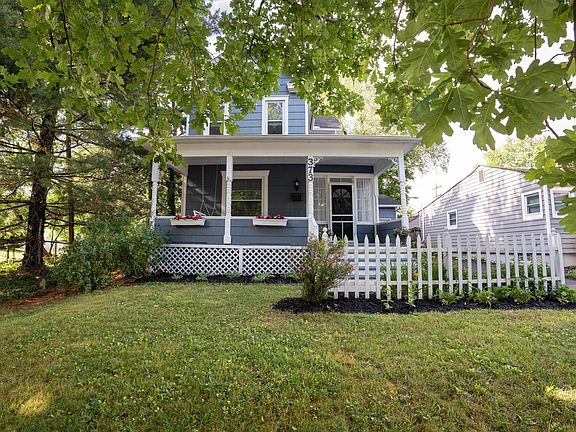 3rd image of 373 E Lincoln Ave