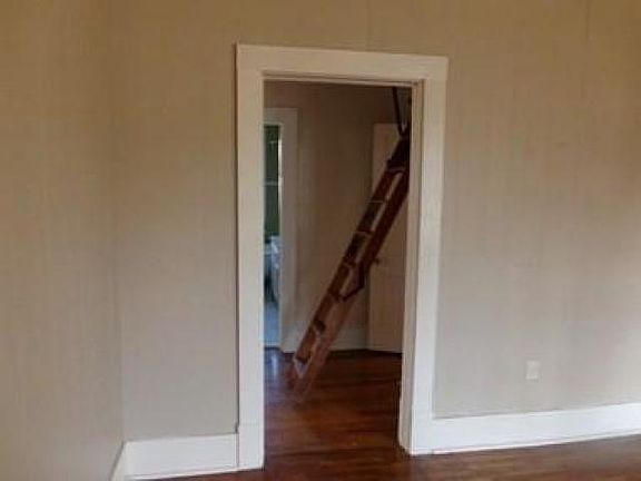 5th image of 1487 Porter St
