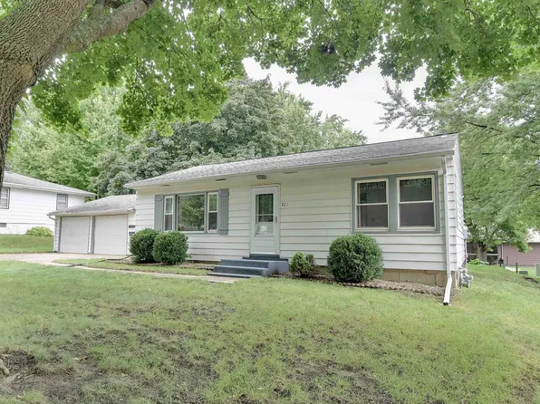 715 W 6th Ave N, Estherville, IA 51334