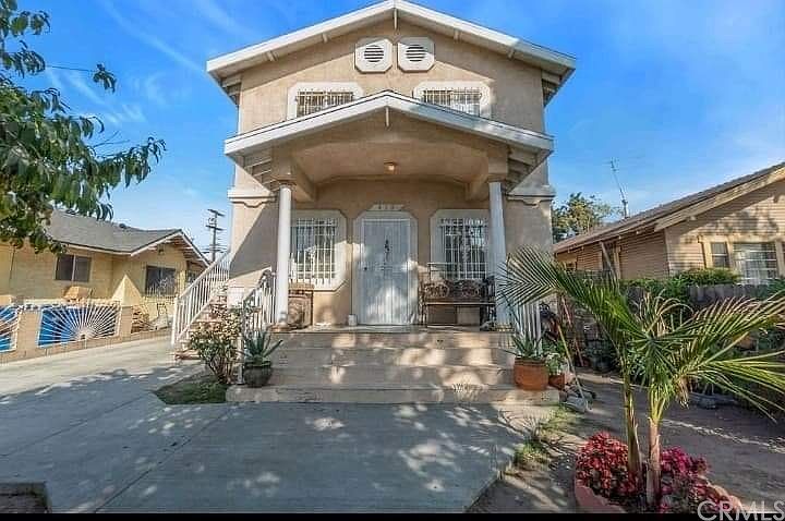 1st image of 419 E 84th Pl