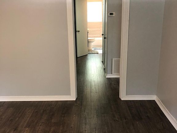 Living/hallway/bath