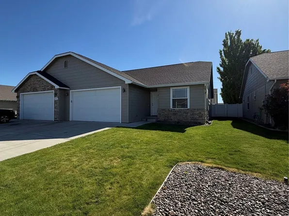 913 S 90th Avenue #2, Yakima, WA 98908