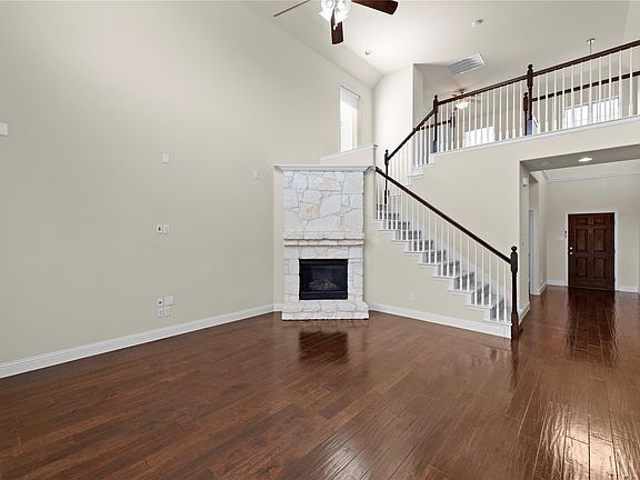 4th image of 2678 Calmwood Dr