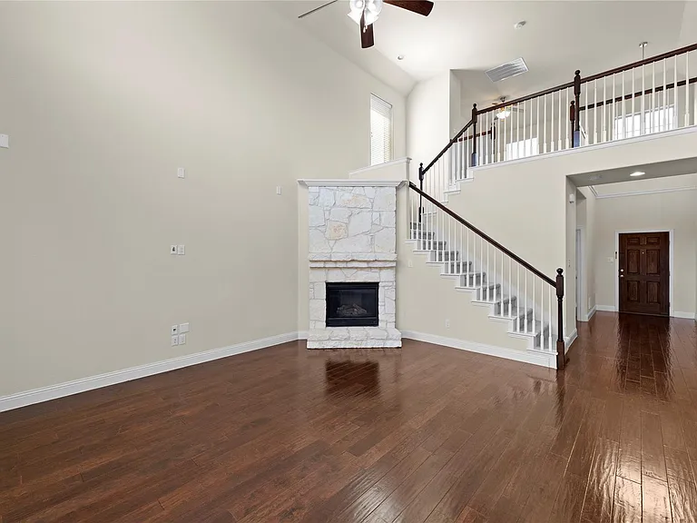 2678 Calmwood Dr — Photo 4