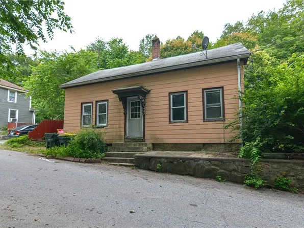 29 Zennon St, Burrillville, RI 02839