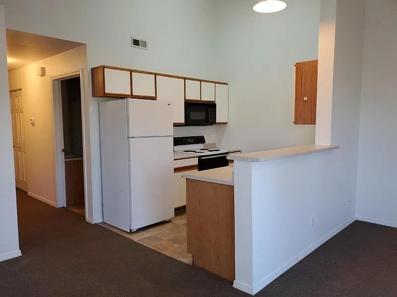 658 Paradise Place — Photo 3