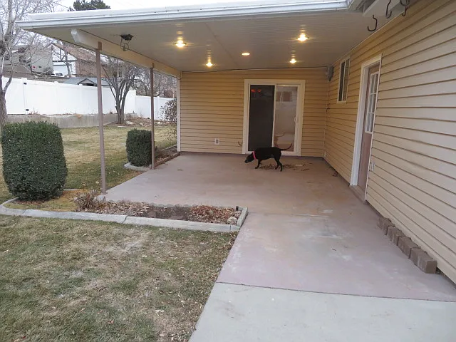 499 Capri Cir — Photo 14