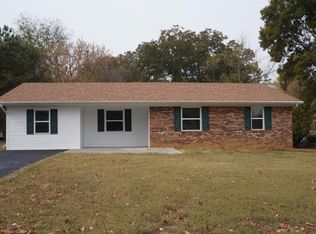 1709 Maplecrest Dr, Louisville, TN 37777