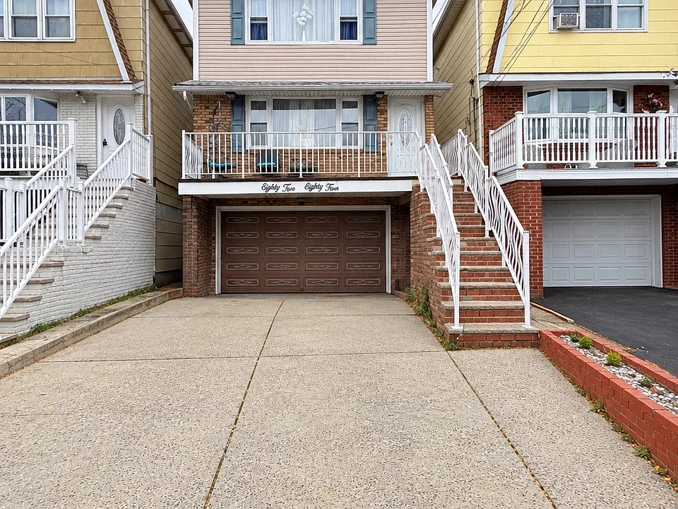 82-84 Glenn Dr
