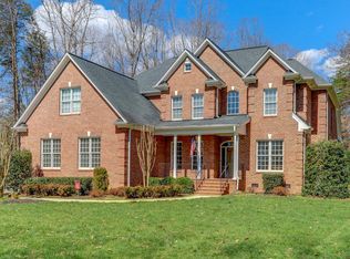 8412 Linville Oaks Dr, Oak Ridge, NC 27310