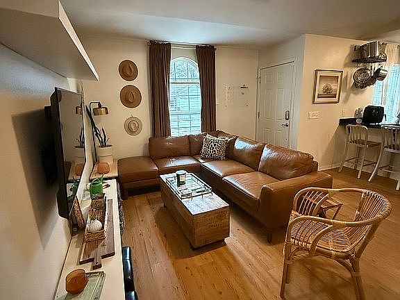 4th image of 3240 W Woodfield Way