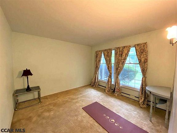 4th image of 454 Amblewood Way