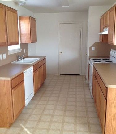 4th image of 1725 Coronado Trl