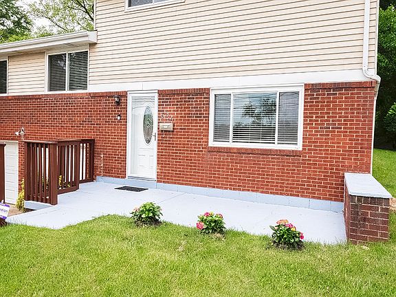 2nd image of 634 Garden City Dr