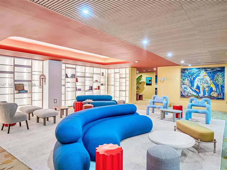 90 NE 32nd #Penthouse 20 — Photo 23