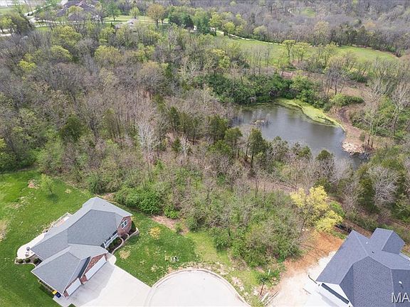 2nd image of 115 Carmel Ln
