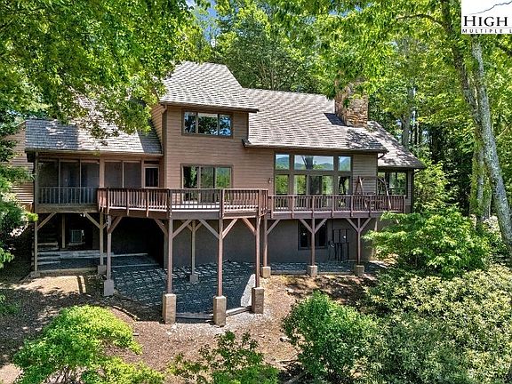 2nd image of 113 Valle View Drive