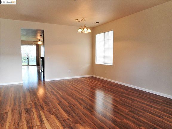4th image of 1431 Bismarck Ln
