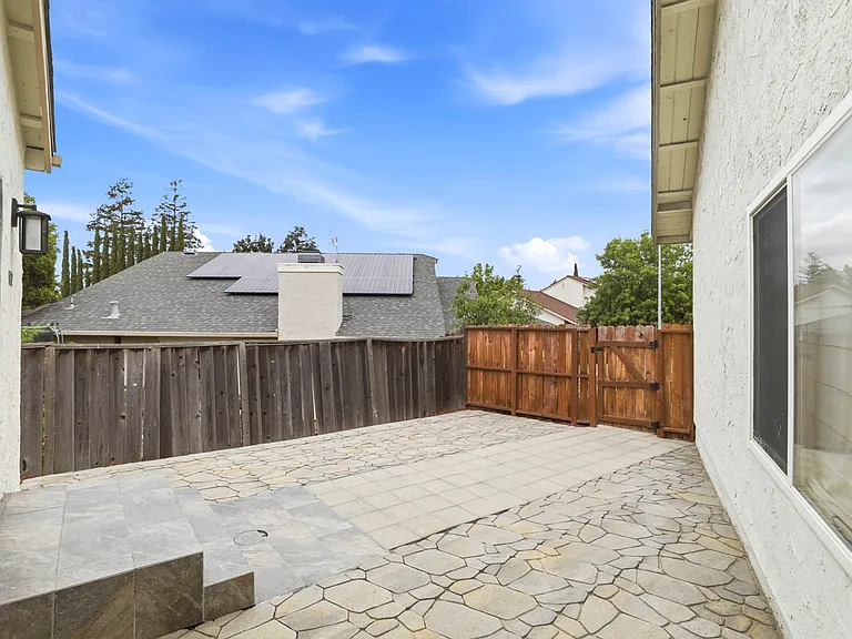 1802 Ponca Ct — Photo 20