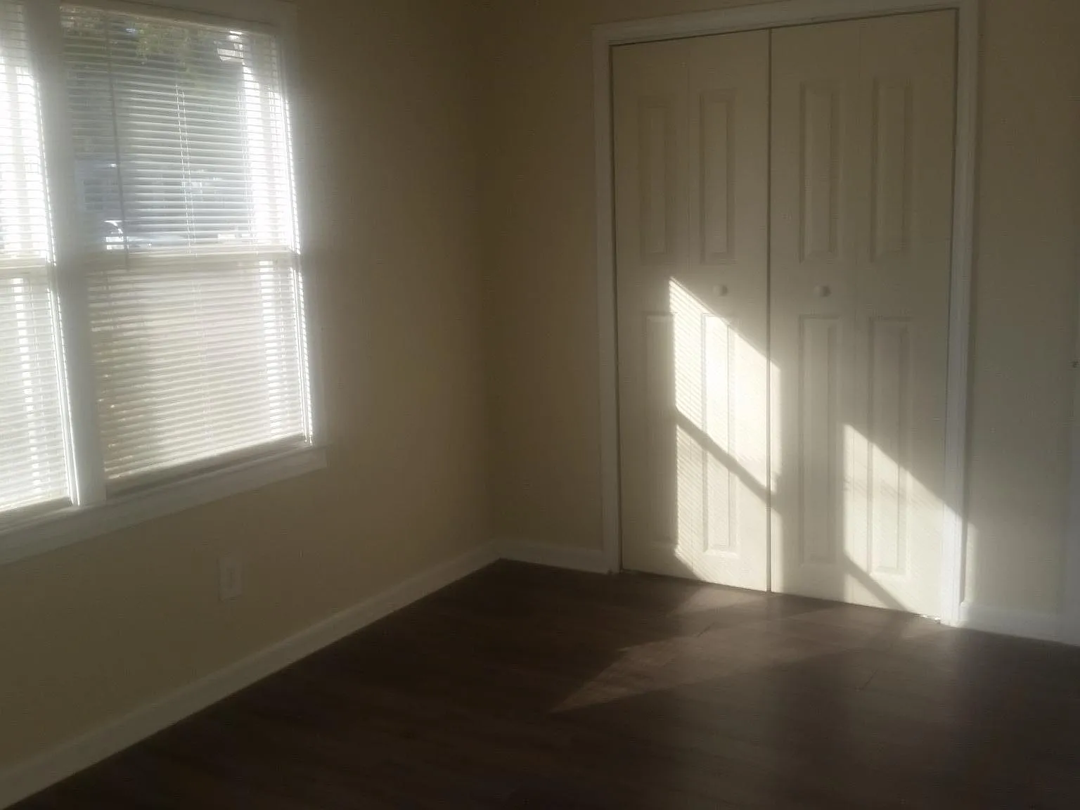 3 bed, 1370 sqft, $1,600 — Photo 1