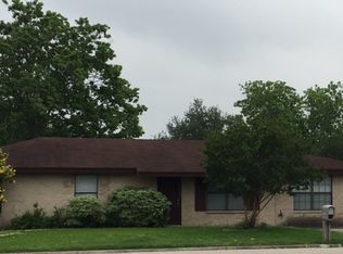 104 La Salle Blvd, Port Lavaca, TX 77979