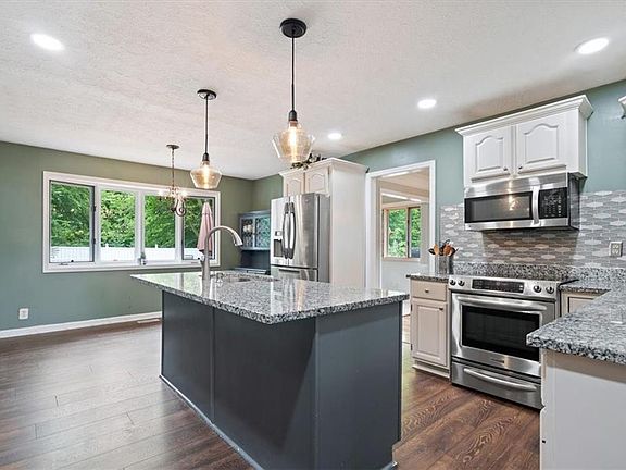 3rd image of 6610 Speights Dr