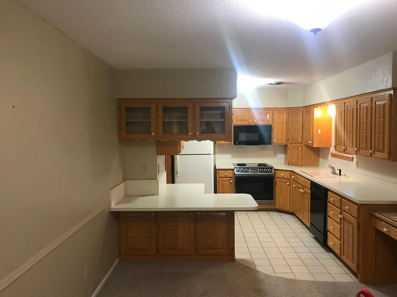 3 bed, 1396 sqft, $1,800 — Photo 2