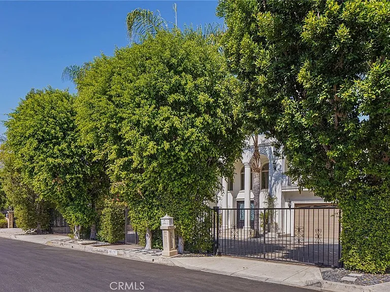 16459 Otsego St — Photo 66