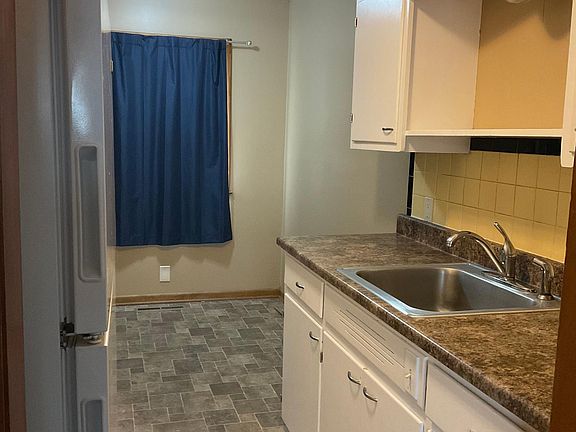 2nd image of 873 S Hillcrest St #873