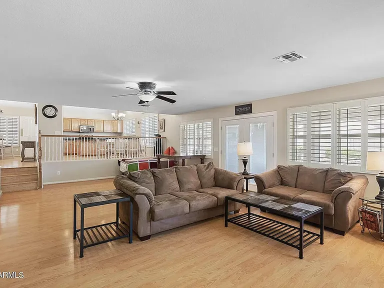 7879 W Kerry Ln — Photo 5