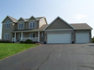 704 Falon Ct, Sartell, MN 56377