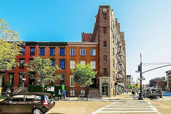 2nd image of 12 Perry St APT 6B