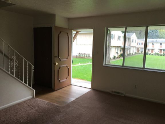 2nd image of 654 Loomis Ave