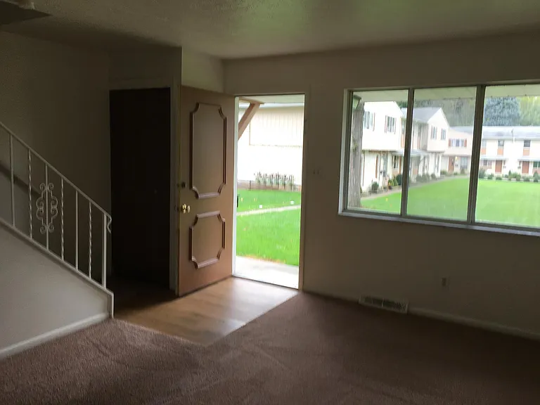 682 Loomis Ave — Photo 3
