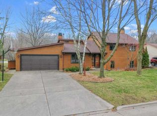 605 Green Ridge Dr, Green Bay, WI 54313