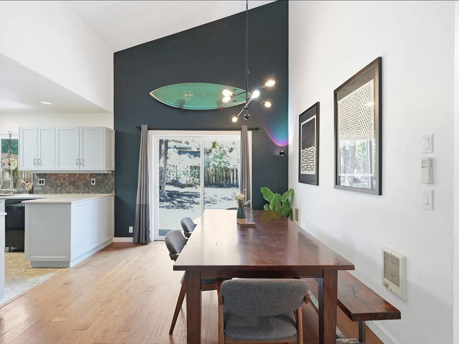 2 bed, 1163 sqft, $3,200 — Photo 2